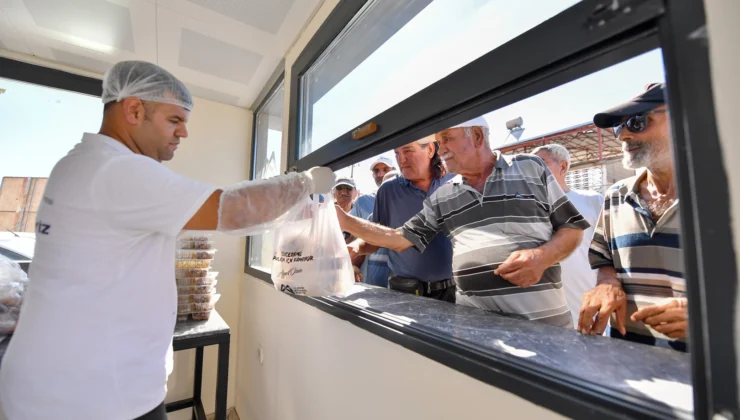 Mersin’de 'Mahalle Mutfakları' Dayanışmanın Simgesi Oldu