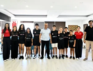Muratpaşa Belediyespor Squashta Kürsüden Inmiyor