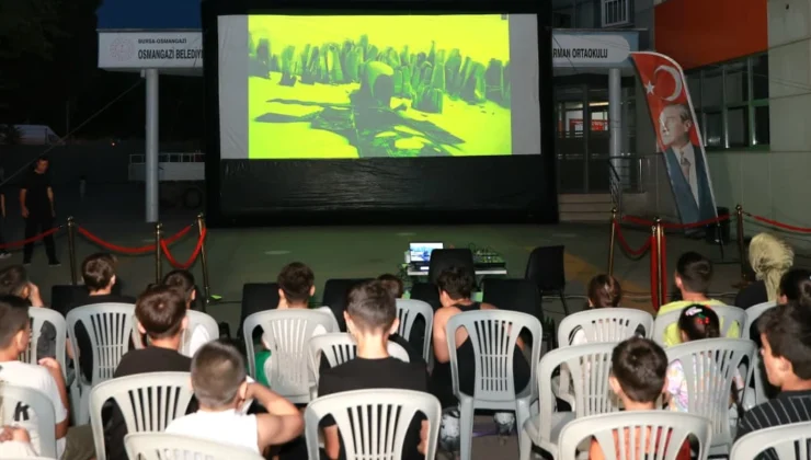 Osmangazi Belediyesi Çocuklara Yazlık Sinema Keyfi Yaşatıyor