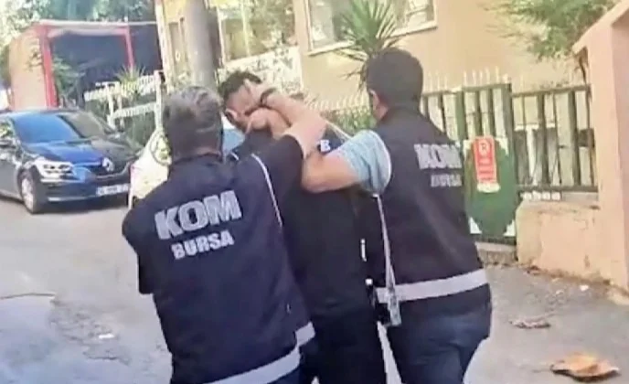 Suç Örgütlerini Övenlere Operasyon