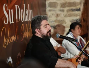 Tarihi Su Dolabı’nda Neşet Ertaş Türküleri Yankılandı