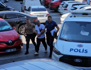 Trafikte kadın sürücüye saldıran otomobil sürücüsü adliyeye sevk edildi