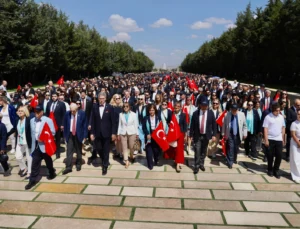 Türkiye Rotary Ailesinden Yeni Döneme Anıtkabir’den Güçlü Mesaj