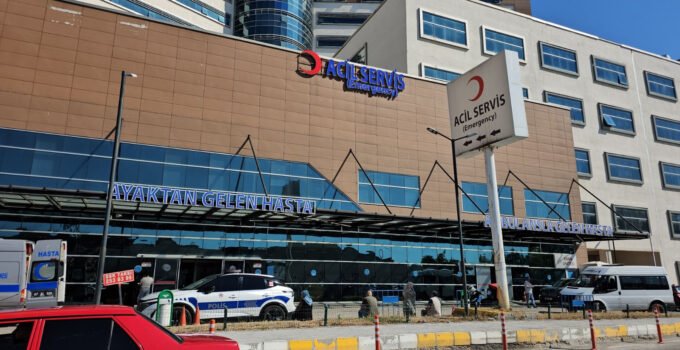 Zonguldak’ta 1 metrelik balkondan düşen 35 yaşındaki şahıs hastaneye kaldırıldı
