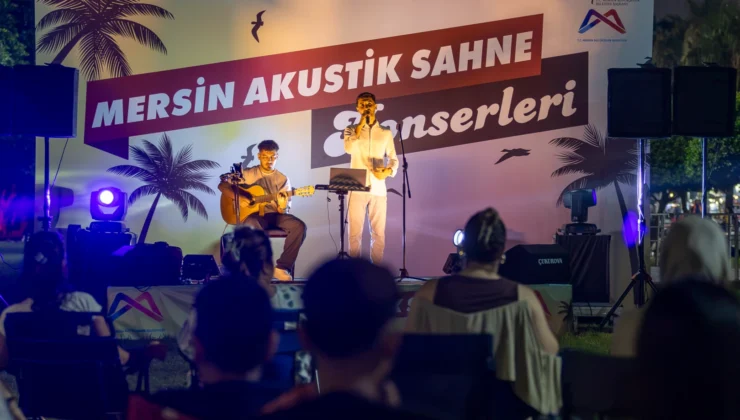 Akustik Sahne Yaz Akşamlarına Ritim Katıyor