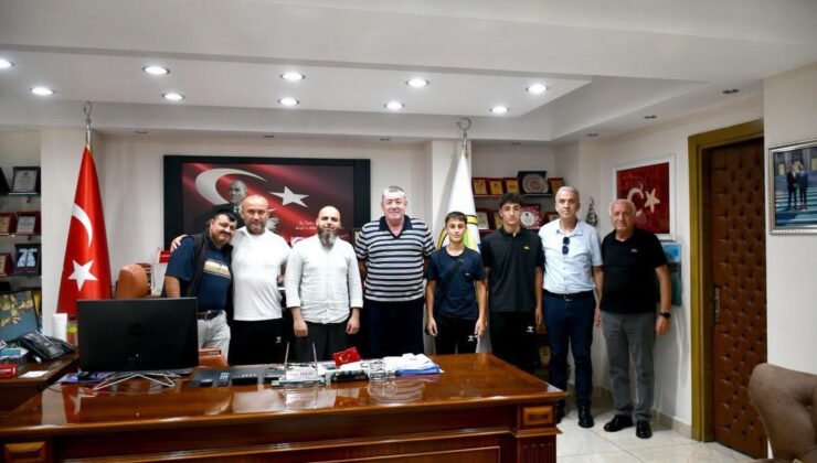 Alaplı’dan milli güreşçilerden başkana ziyaret