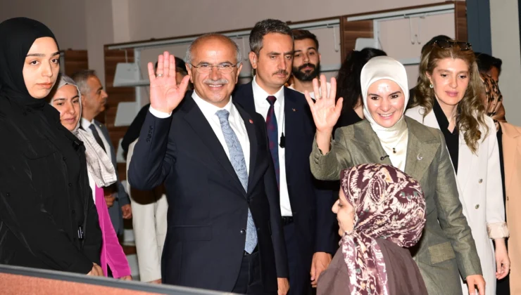 Bakan Göktaş'Tan Malatya Şehir Kütüphanesi'Ne Tam Not