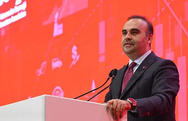 Bakan Kacır: Türkiye Ekonomisi 24 Çeyrektir Büyüyor