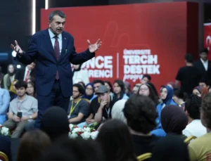 Bakan Tekin Üniversite Adaylarıyla Tecrübe Paylaştı