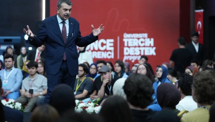 Bakan Tekin Üniversite Adaylarıyla Tecrübe Paylaştı