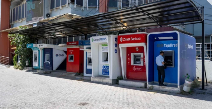 Bornova’da ‘Güneş Ve Yağmur’ Kalkanı
