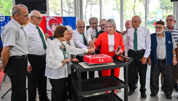 Bursa'Da 7'Den 70'E 30 Ağustos Sevinci