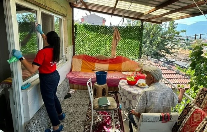 Denizli Büyükşehir Evde Bakım Ve Sağlık Hizmetiyle Yüzleri Güldürüyor
