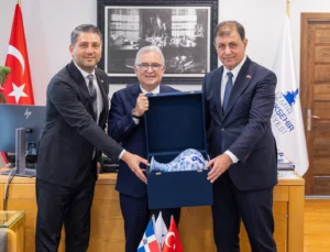 Dominik Ankara Büyükelçisi Lora’dan İzmir Büyükşehir'E Ziyaret