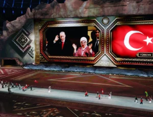 Dünya Göçebe Oyunları'Nın Açılışını Liderlerle Birlikte Izledi