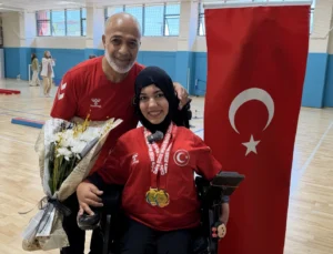 Dünya Şampiyonu Alyurt’a Sürpriz Kutlama
