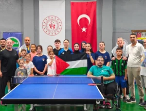Filistin Milli Takımı Sakarya’da Dostluk Masasında!