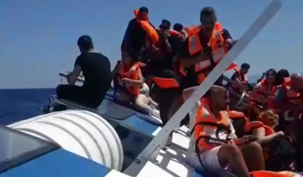 Türkiye'Den Yavru Vatan'A Arama Kurtarma Desteği…  5 Yüzer Unsur Ile 2 Helikopter Bölgede