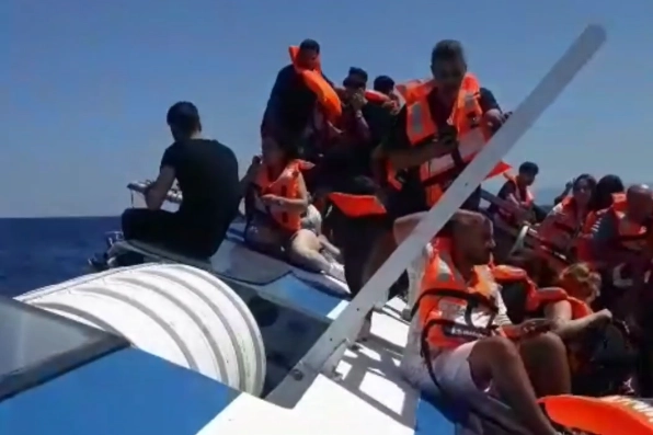 Türkiye'Den Yavru Vatan'A Arama Kurtarma Desteği…  5 Yüzer Unsur Ile 2 Helikopter Bölgede