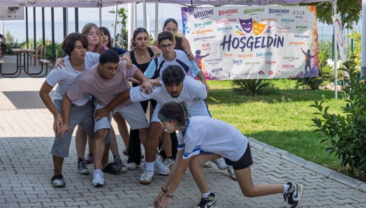 İzmir’de Gençler Ortak Hikâyeler Yazıyor