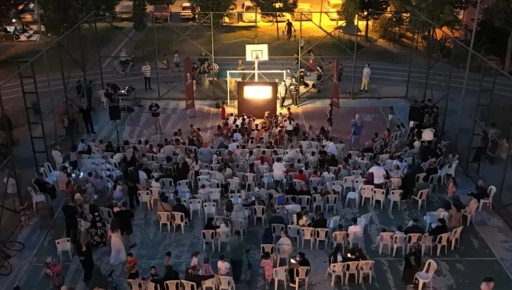 “Karagöz’ün Salıncağı” Ilk Gösteriminde Çocuklar Ve Aileler Buluştu