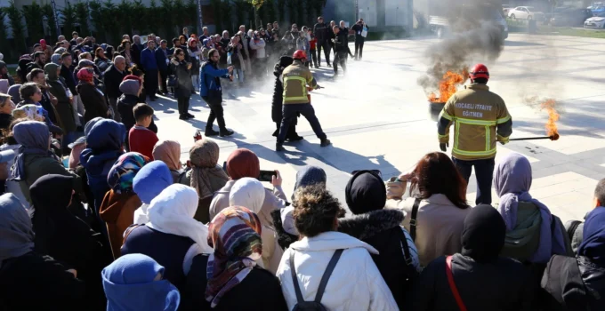 Kocaeli Büyükşehir’in Si̇dem’i 129 Bin Kişiyi Afetlere Hazırladı