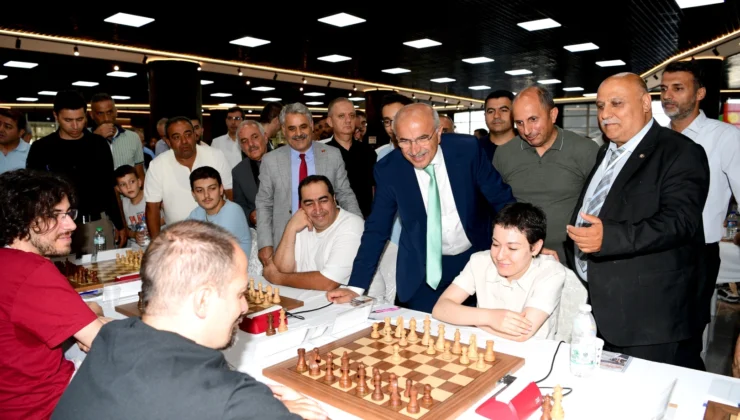Malatya'Da Altın Kayısı Satranç Turnuvası Başladı