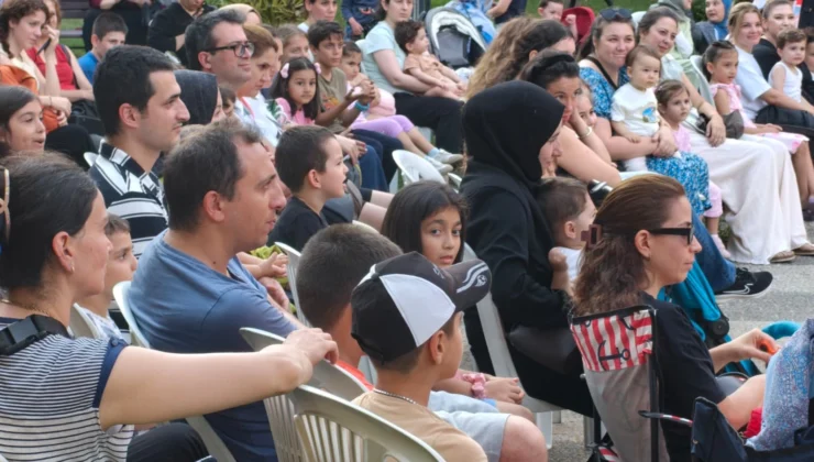 Maltepe’de Çocuk Tiyatroları Yazı Renklendirdi