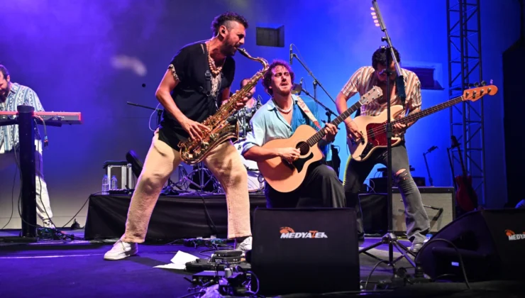 Manisa'Da Evrencan Gündüz’den Unutulmaz Konser