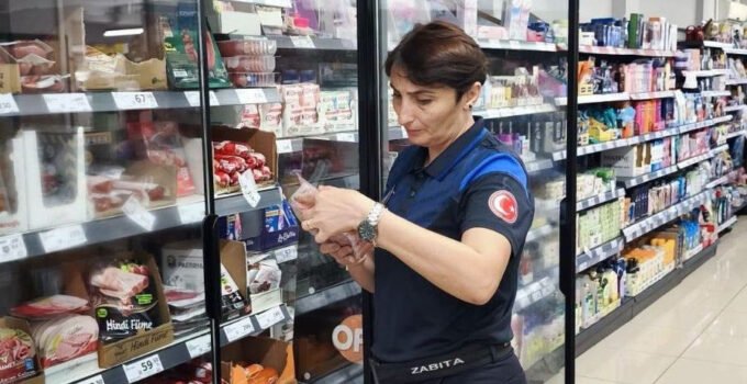 Market denetimleri halk sağlığı için sürüyor
