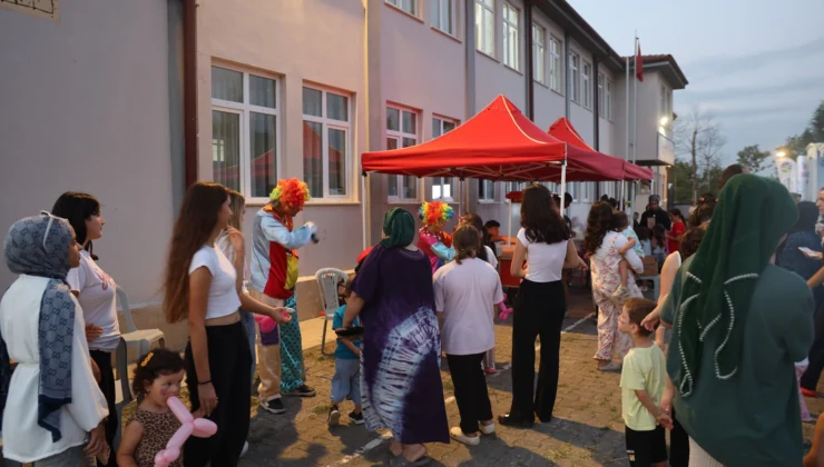 Mutluluk Tırı Sapanca’da Çocukların Yüzünü Güldürdü