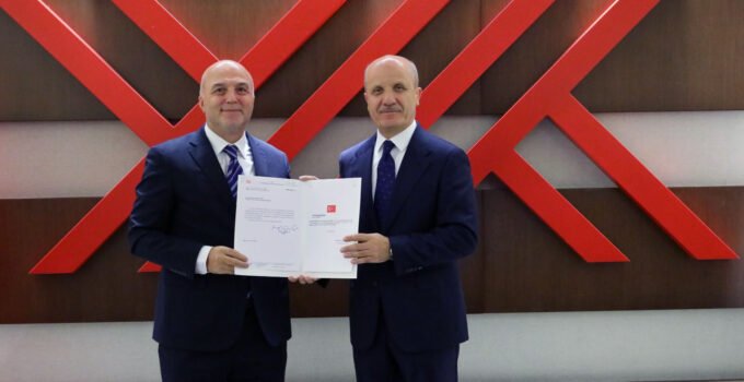 Rektör Ulusoy, Mazbatasını YÖK Başkanı Prof. Dr. Erol Özvar’dan Aldı