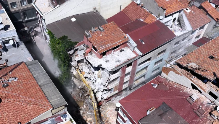 İstanbul Zeytinburnu Sokakları 'Yarısı Bizden' Ile Dönüşüyor