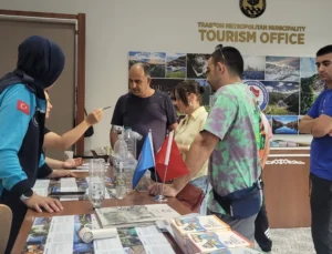 Trabzon’da Turizm Ofisleri Turistlerin Rehberi Oluyor