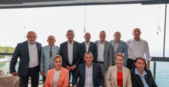 Yeni Parti Zonguldak kurucu ilçe başkanları göreve başladı