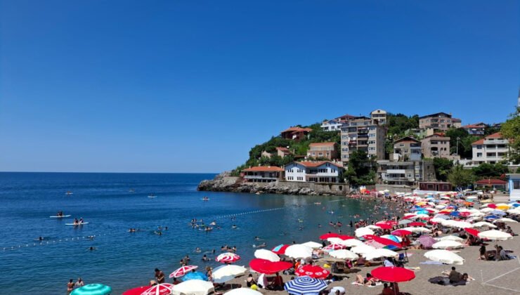 Zonguldak plajlarında günlük ziyaretçi sayısı 9 bini aştı