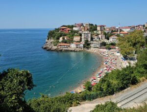 Zonguldak’ta deniz yasağı kalktı, plajlar doldu