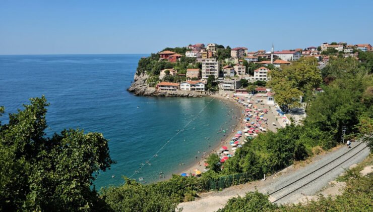 Zonguldak’ta deniz yasağı kalktı, plajlar doldu