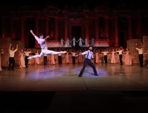 “Zorba” Balesi Hierapolis’te Sahnelendi