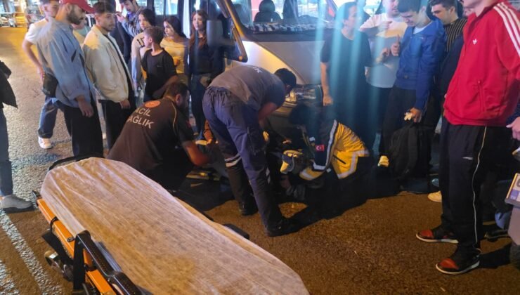 Anne ve oğluna motosiklet çarptı: 1 yaralı