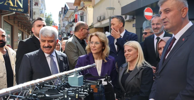 Alışveriş Festivali Gölcük’te Ticareti Canlandırdı