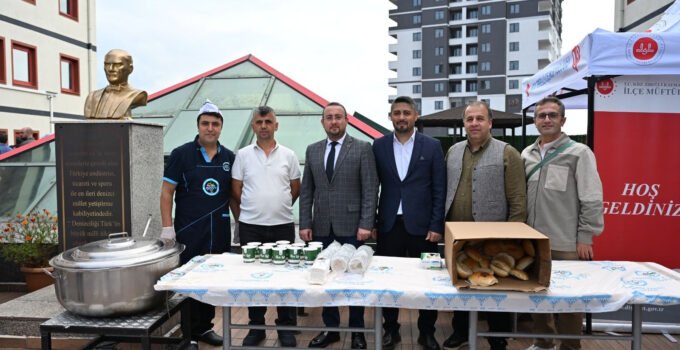 Üniversite Öğrencilerine Sıcak Çorba İkramı