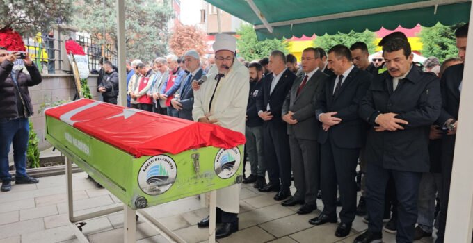 Maden işçisi Ufuk Demir Kozlu’da son yolculuğuna uğurlandı