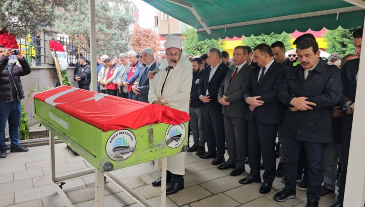 Maden işçisi Ufuk Demir Kozlu’da son yolculuğuna uğurlandı