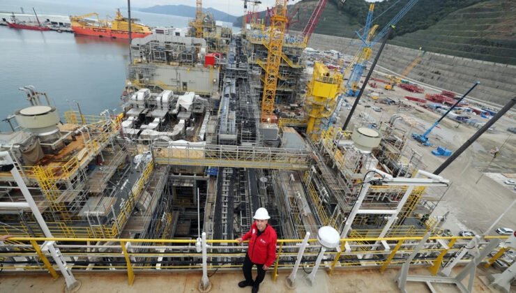 Bakan Bayraktar: Osman Gazi platformu ekim sonunda Karadeniz’e açılacak