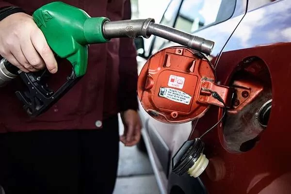 Motorin Zammı Ardından Benzine De Zam Beklentisi