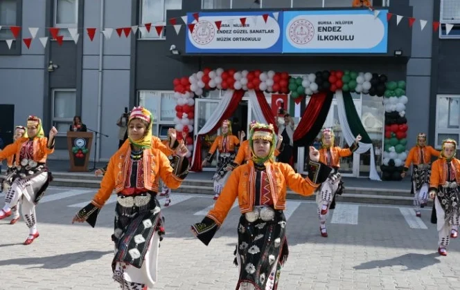 Bursa’da Ilk Ders Zili Endez İlkokulu'Nda Çaldı
