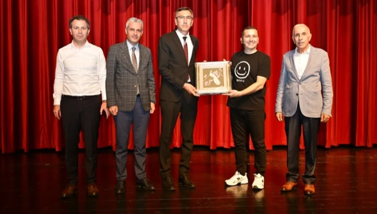 Bursa'Da Öğretmenler 'Maarifin Kalbinde' Oyunla Buluştu