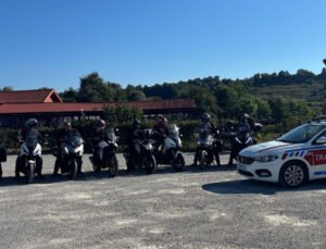 Çaycuma’da motosikletlilere trafik ekiplerinden güvenli sürüş uyarısı