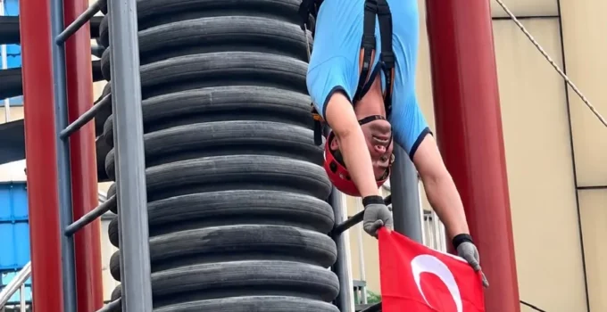 Gaziantepli Itfaiyecilerden Yüksek Irtifa Gösterisi